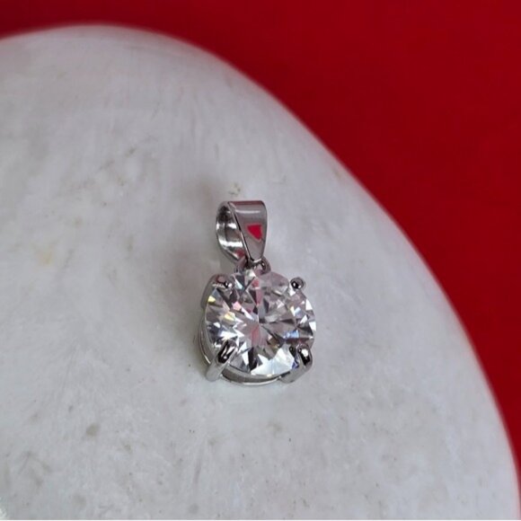 925 Sterling Silver Pendant 6mm with Genuine D Color Moissanite Gemstone - Picture 6 of 6